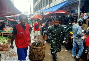 Cegah Banjir dan Penyakit DBD, Kodim 0410/KBL Menggelar Karya Bhakti Bersihkan Pasar Tugu