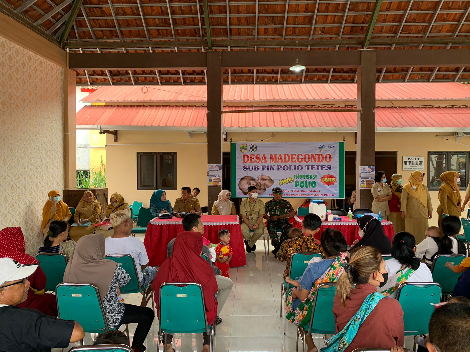 Babinsa Koramil 09 Grogol dampingi Sub-PIN Polio di Desa Madegondo Grogol Sukoharjo