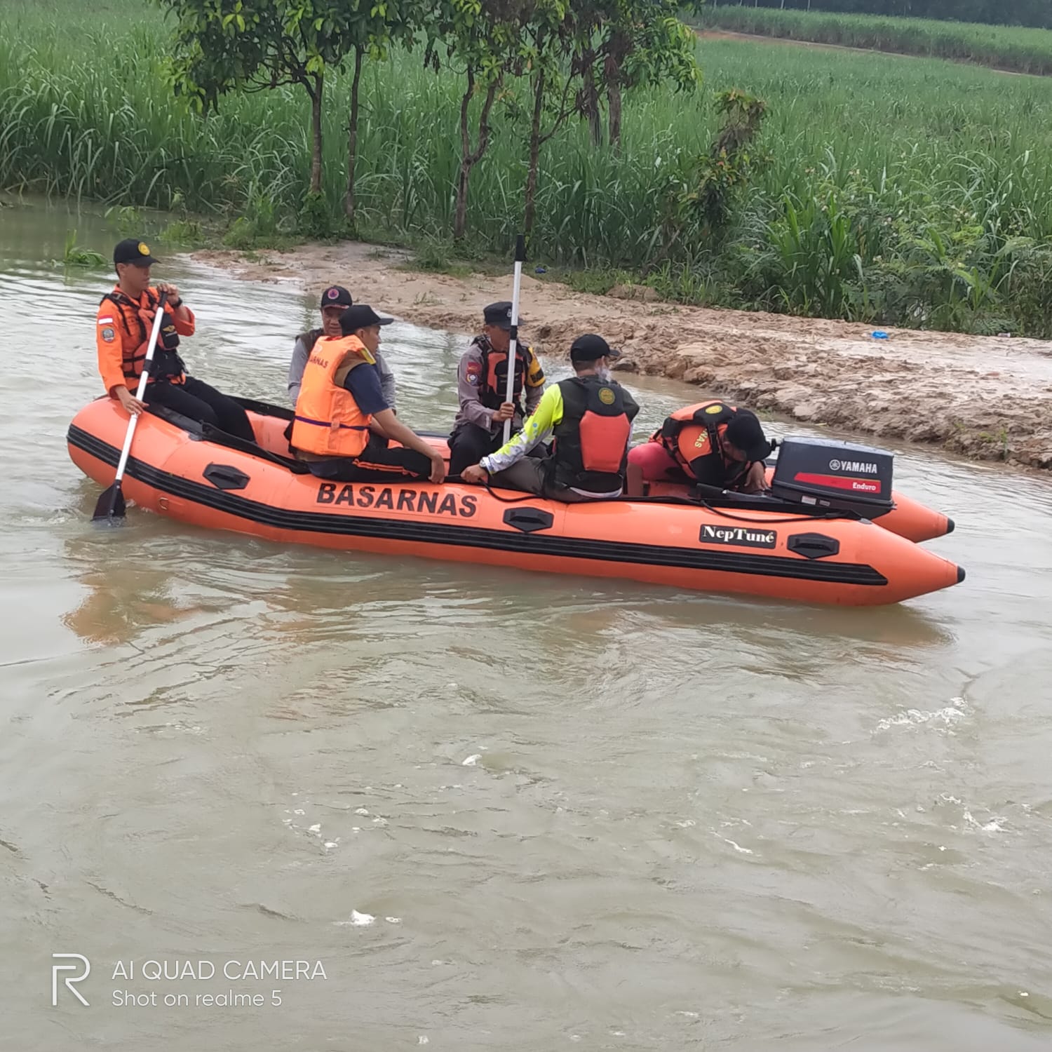 Polsek Tulang Bawang Tengah dan Tim Gabungan Lakukan Pencarian Korban Diduga Tenggelam di Sungai