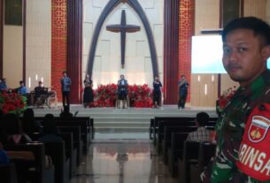 Pantang Kendur di Hari Libur, Babinsa Serengan Amankan Ibadah Natal & Tahun Baru