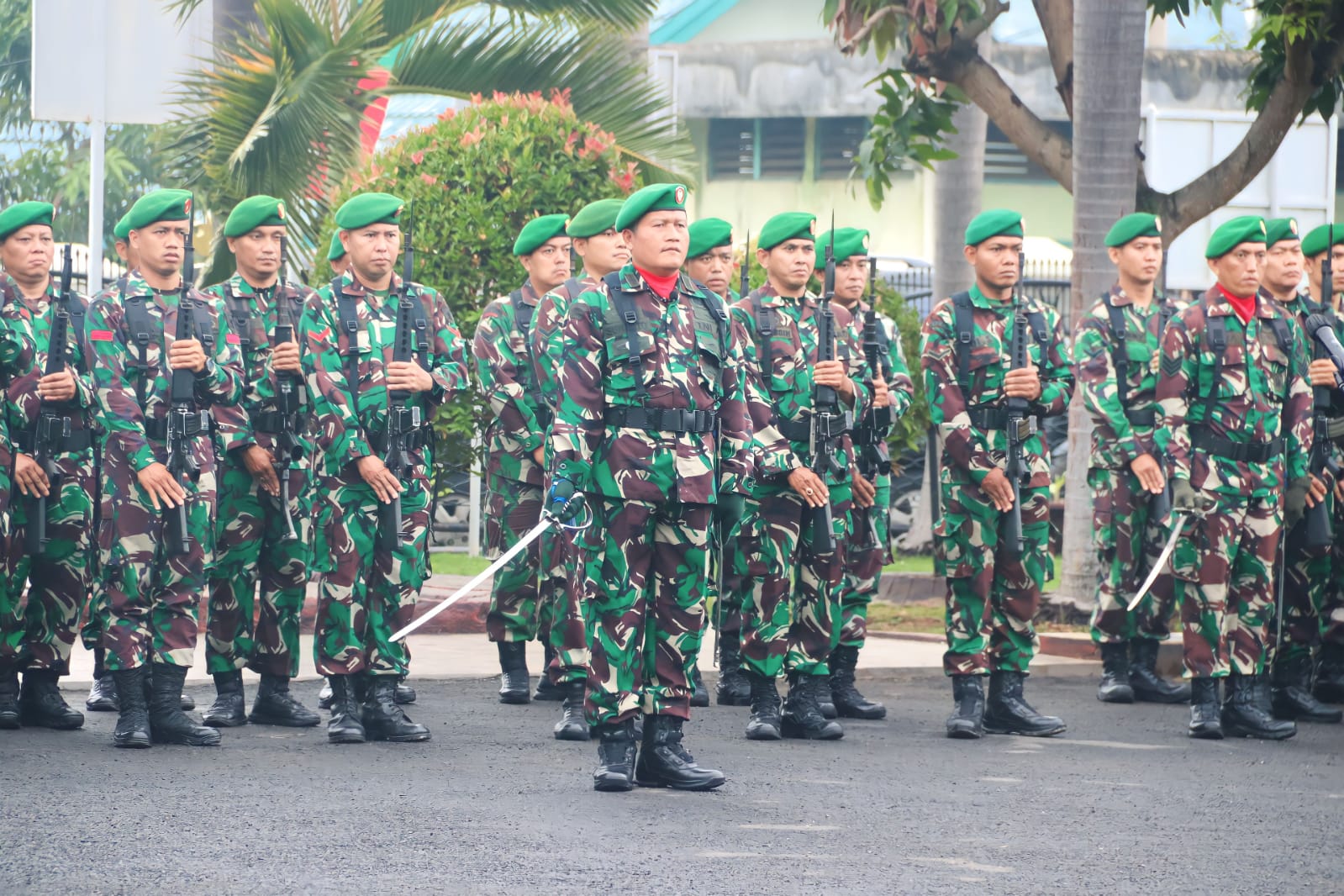 Wujud Cinta Tanah Air, Prajurit dan PNS Kodim 0410/KBL Laksanakan Upacara Bendera