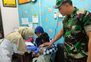Wujudkan Anak Sehat, Bati Bakti TNI Dampingi Pelaksanaan Imunisasi Bias
