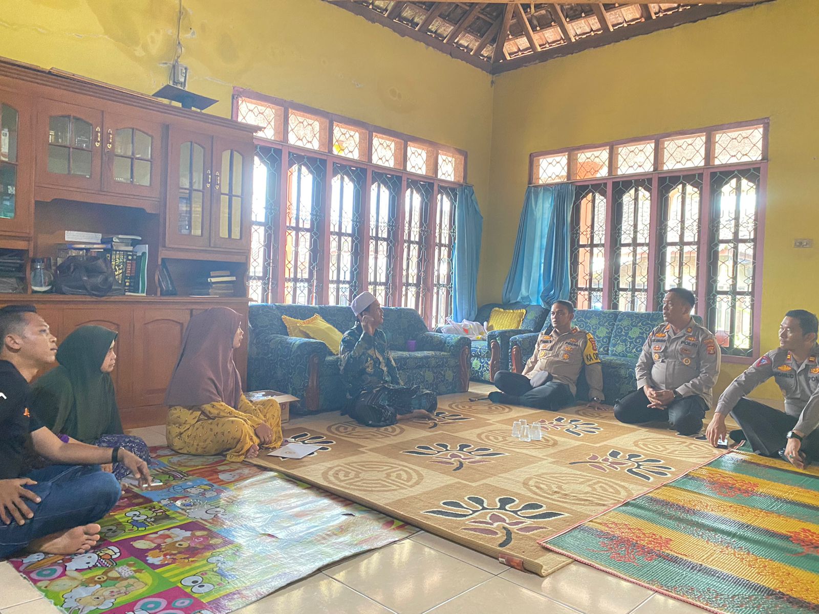 Bentuk Peduli, Kapolres Lampung Utara Melayat Kerumah Duka Anggota PPK Bukit Kemuning