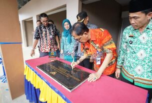 Bupati Agus Istiqlal resmikan Pasar Tanjung Rejo