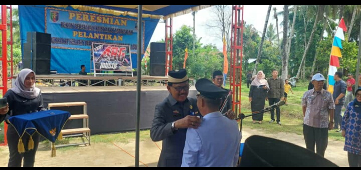 Bupati Agus Istiqlal Lantik tiga PJ perBupati Agus Istiqlal Lantik tiga PJ peratin pekon persiapanatin pekon persiapan