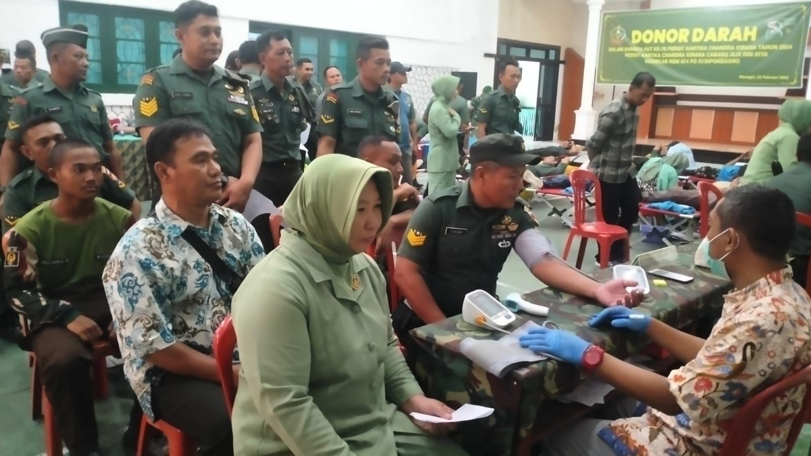 Dalam Rangka Memperingati HUT Persit KCK Ke-78, Para Istri Tentara Sumbangkan Darah