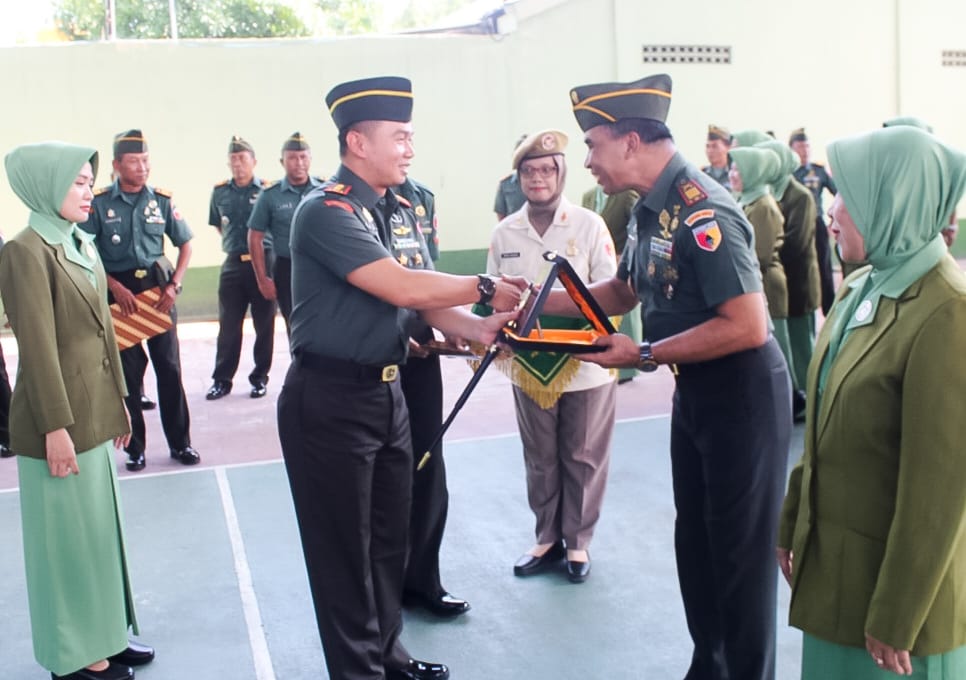 Dandim Bojonegoro Pimpin Upacara Sertijab Danramil dan Perwira Staf