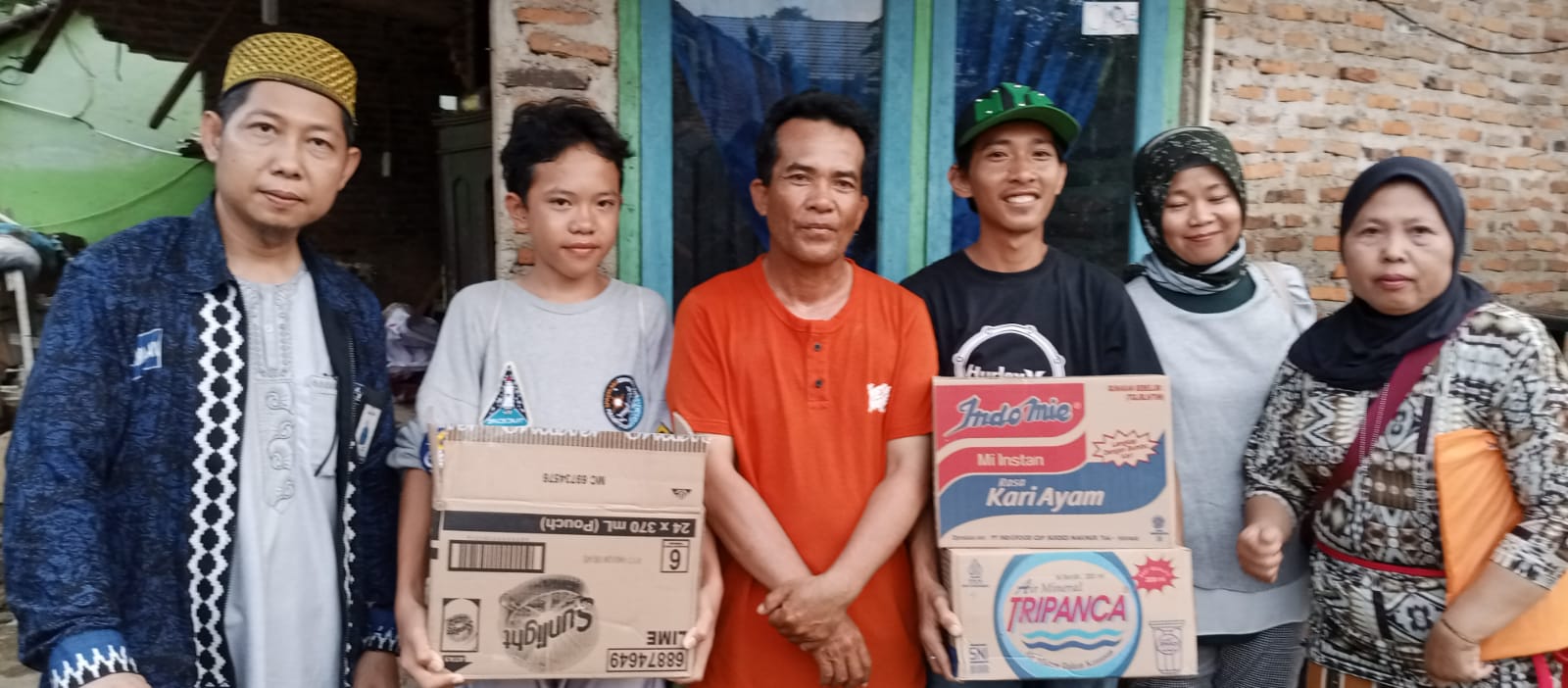 Data Rumah Dosen, Karyawan dan Mahasiswa Korban Banjir, Yayasan Alfian Husin Beri Bantuan Sembako