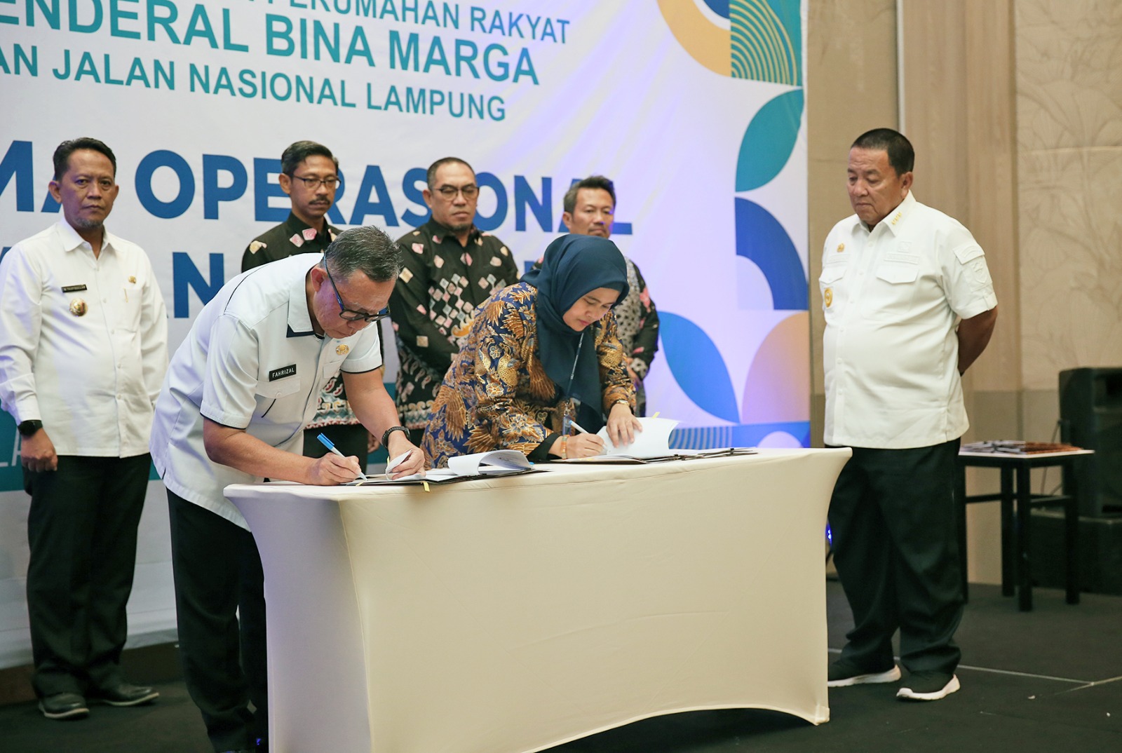 Gubernur Arinal Hadiri Penandatanganan Berita Acara Serah Terima Operasional Paket Inpres Jalan Daerah Tahun Anggaran 2023