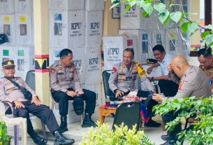 Kapolres Tulang Bawang Barat Monitoring Dan Cek Personil Pengamanan Rapat Pleno Terbuka Di PPK Kecamatan Tulang Bawang tengah