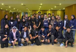 Liburan! Rombongan UKM DCFC Lihat “Main Hakim Sendiri”