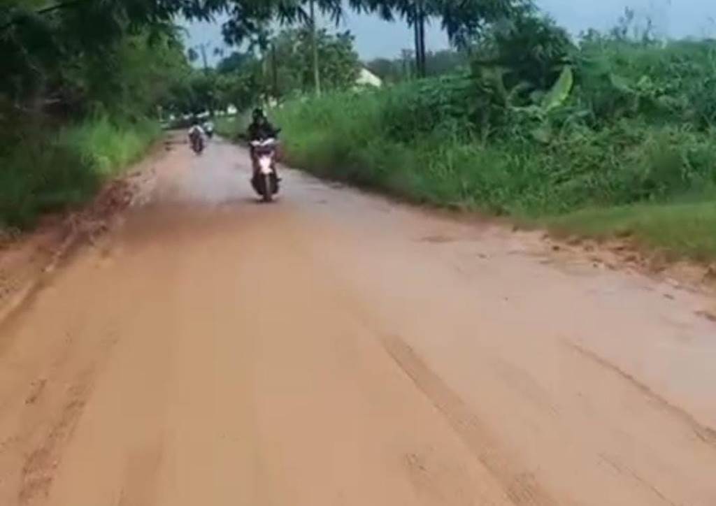 Licin dan rusak, Masyarakat Abung Timur harapkan perhatian pemerintah segera memperbaiki jalan Provinsi