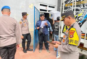 Polres Lampung Utara Lakukan Pengamanan dan Pengawalan Pendistribusian Logistik Pemilu 2024 ke Seluruh PPK