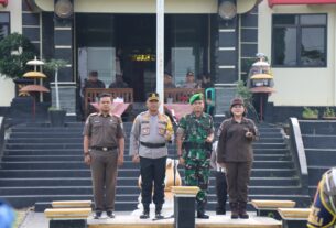 Sukseskan Pemilu 2024, TNI Polri Kajari dan Pol PP Gelar Apel 4 (Empat) Pilar di Polres Way Kanan