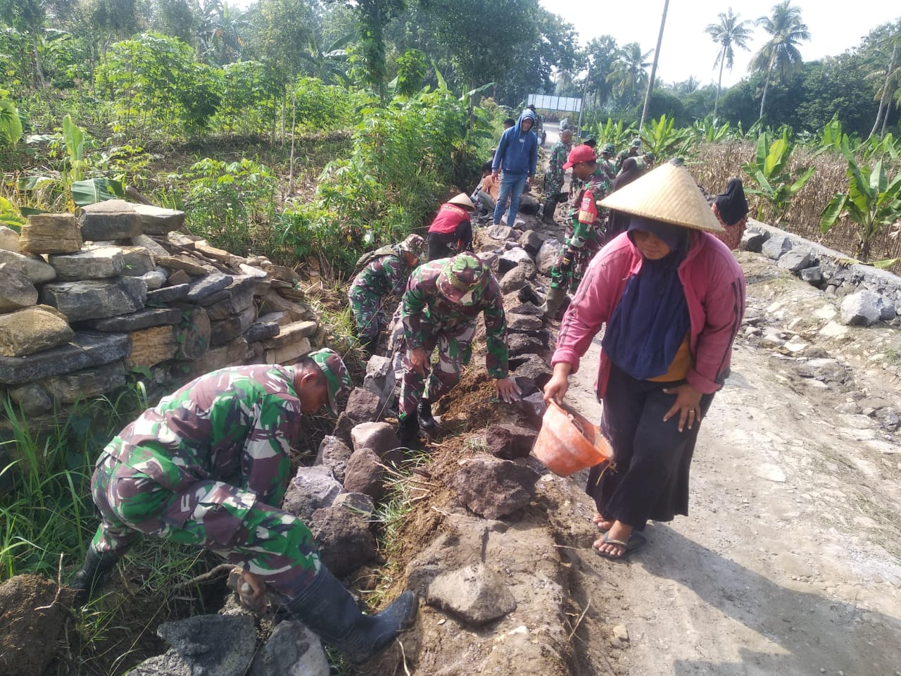 TMMD Disambut Warga Dengan Antusias