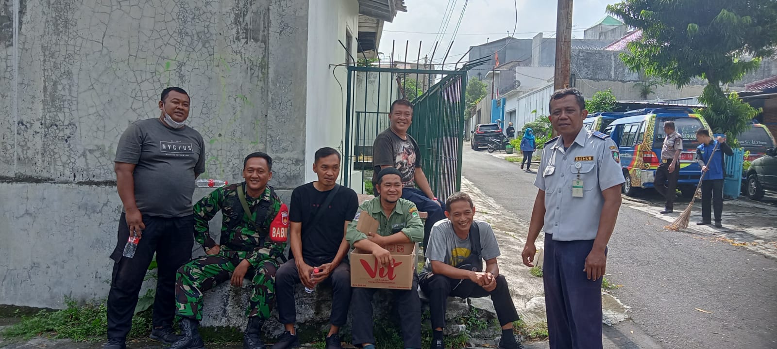 Bulan Ramadhan Penuh Berkah, Babinsa Tegalharjo Semakin Aktif Sambangi Warga Binaannya