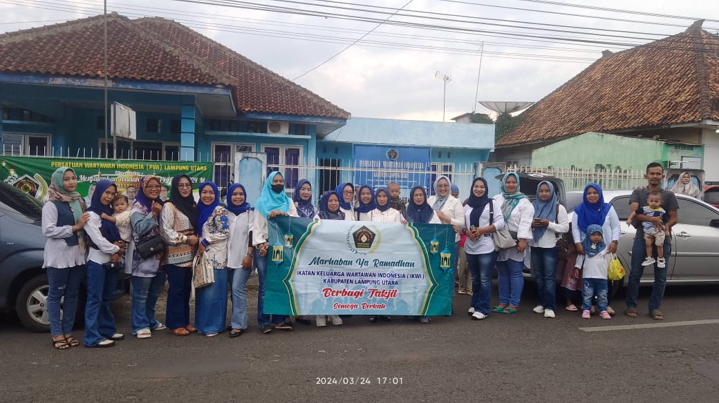 Bulan Suci Ramadhan, Ibu-ibu IKWI Lampung Utara Berbagi Takjil