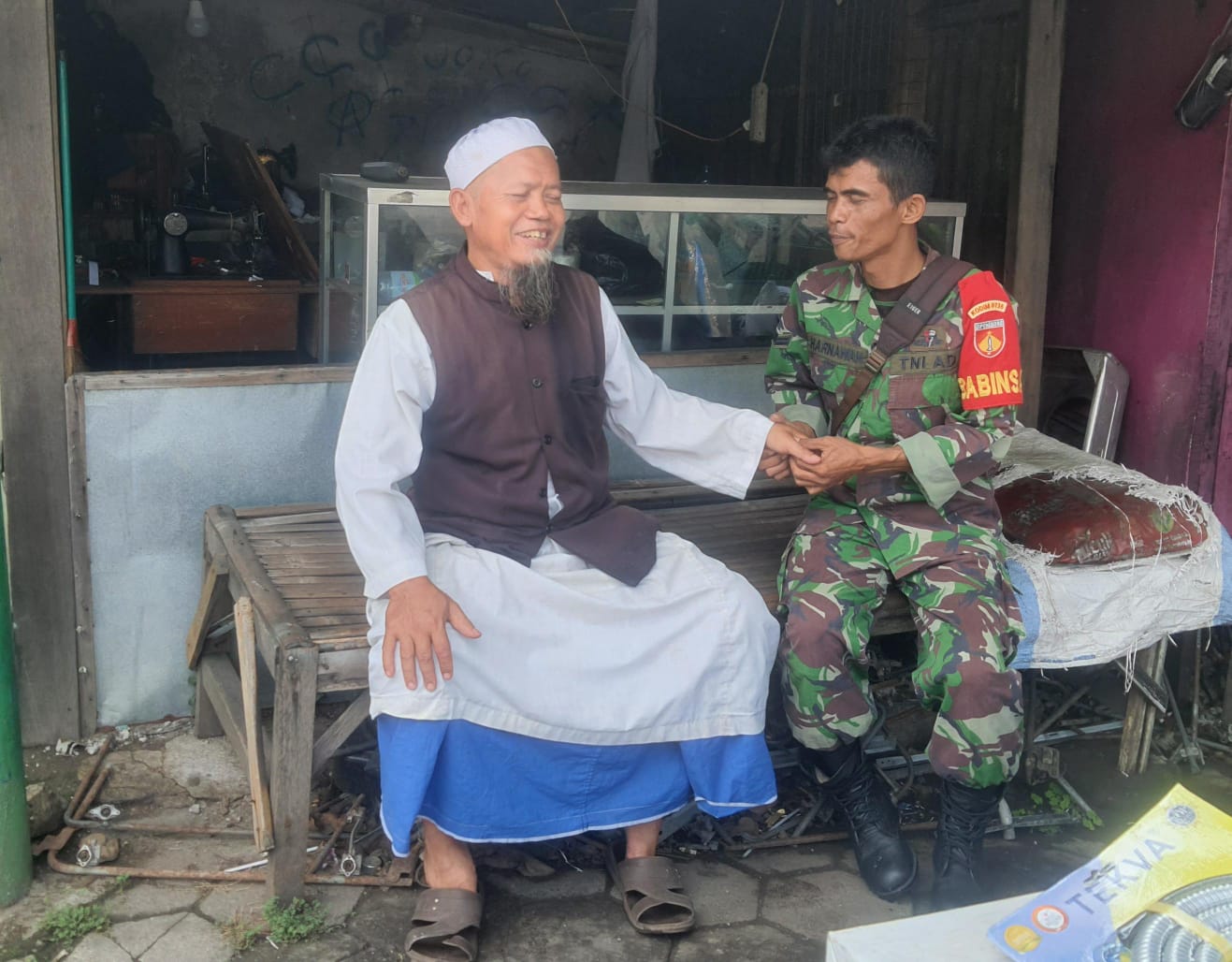 Datangi Kenali Sayangi, Cara Babinsa Joyotakan Dekati Tokoh Agama