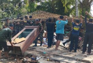 GP Ansor Banser Lamtim Bantu Pemulihan Korban Bencana Angin Puting Beliung dijabung