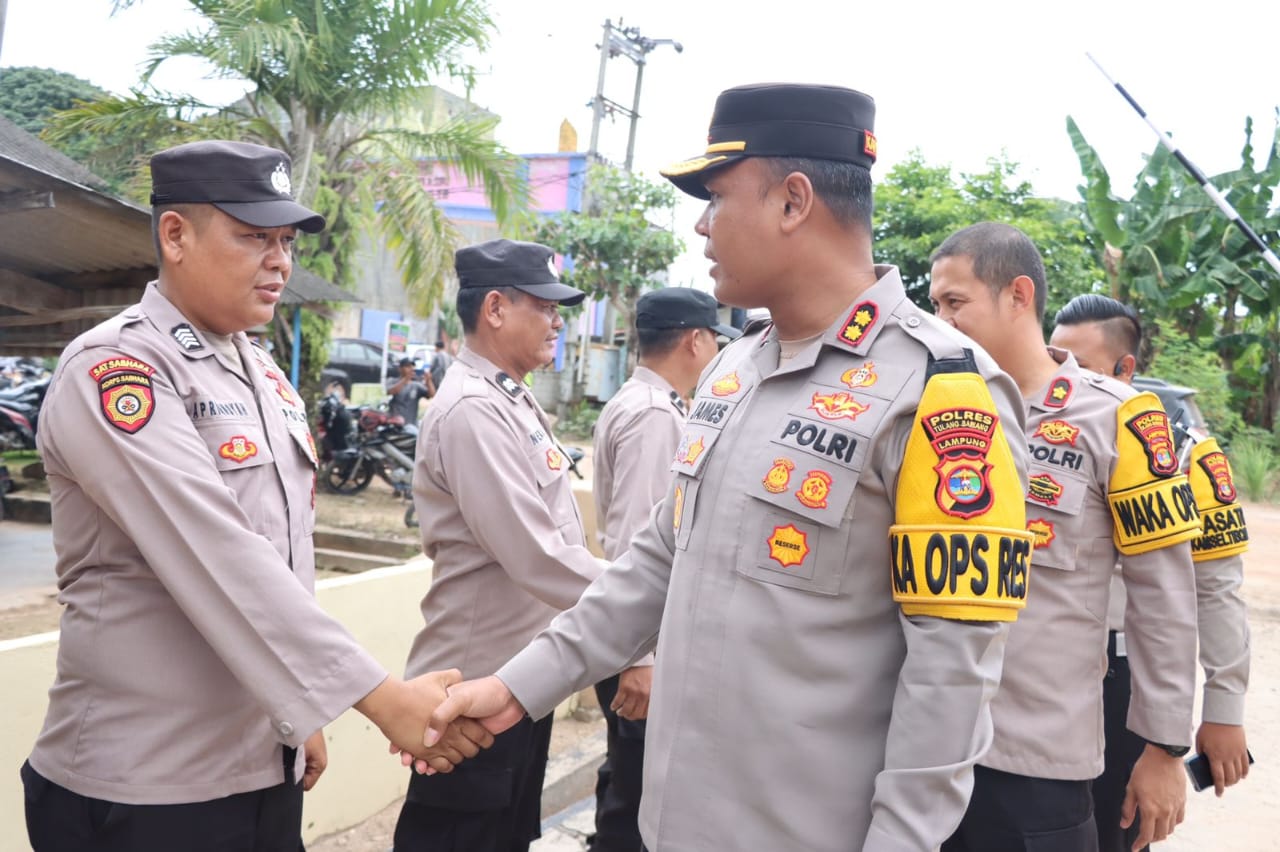 Kunker Perdana Ke Polsek Dente Teladas, AKBP James Berikan Motivasi Kepada Personel