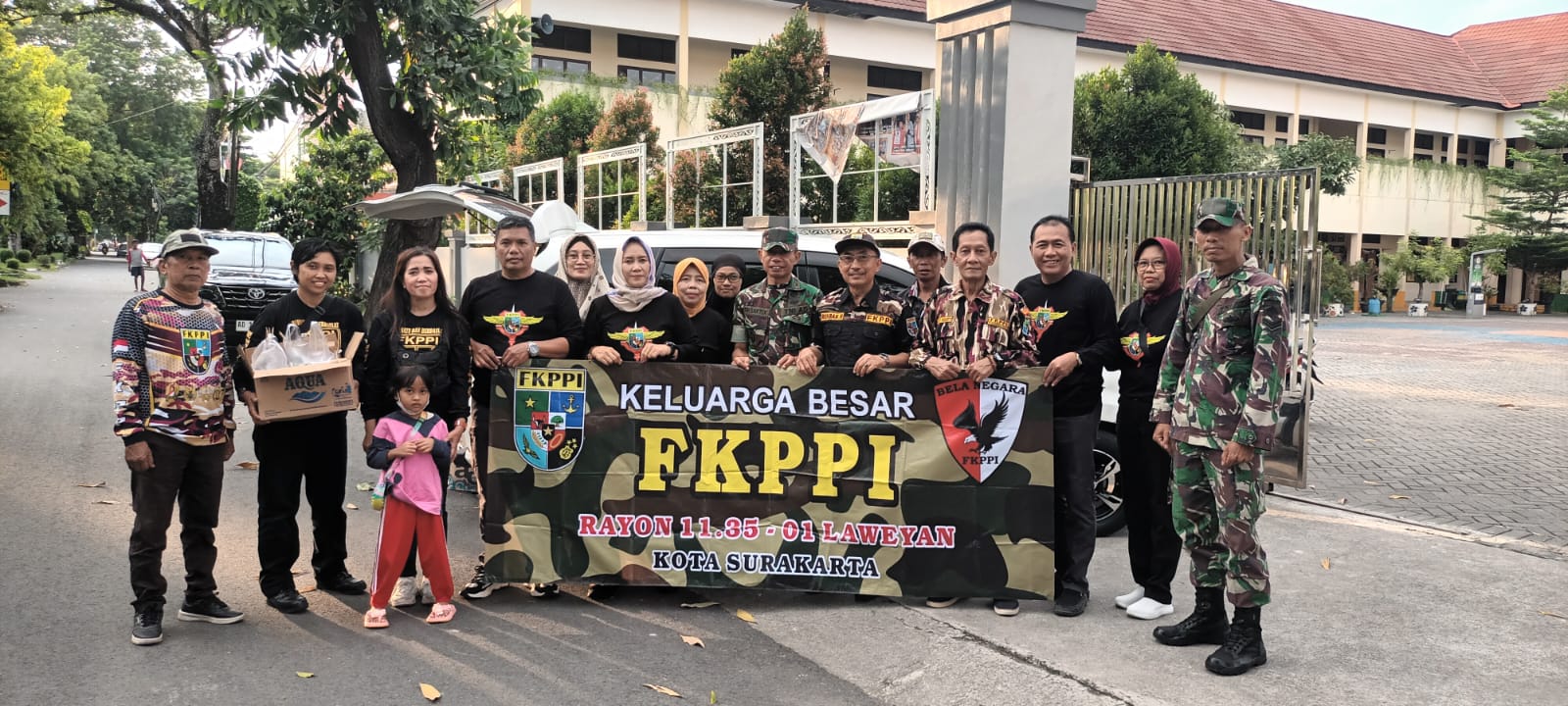 Koramil 01/Laweyan Bersama Keluarga Besar FKPPI Tebar Keberkahan di Bulan Suci Ramadhan