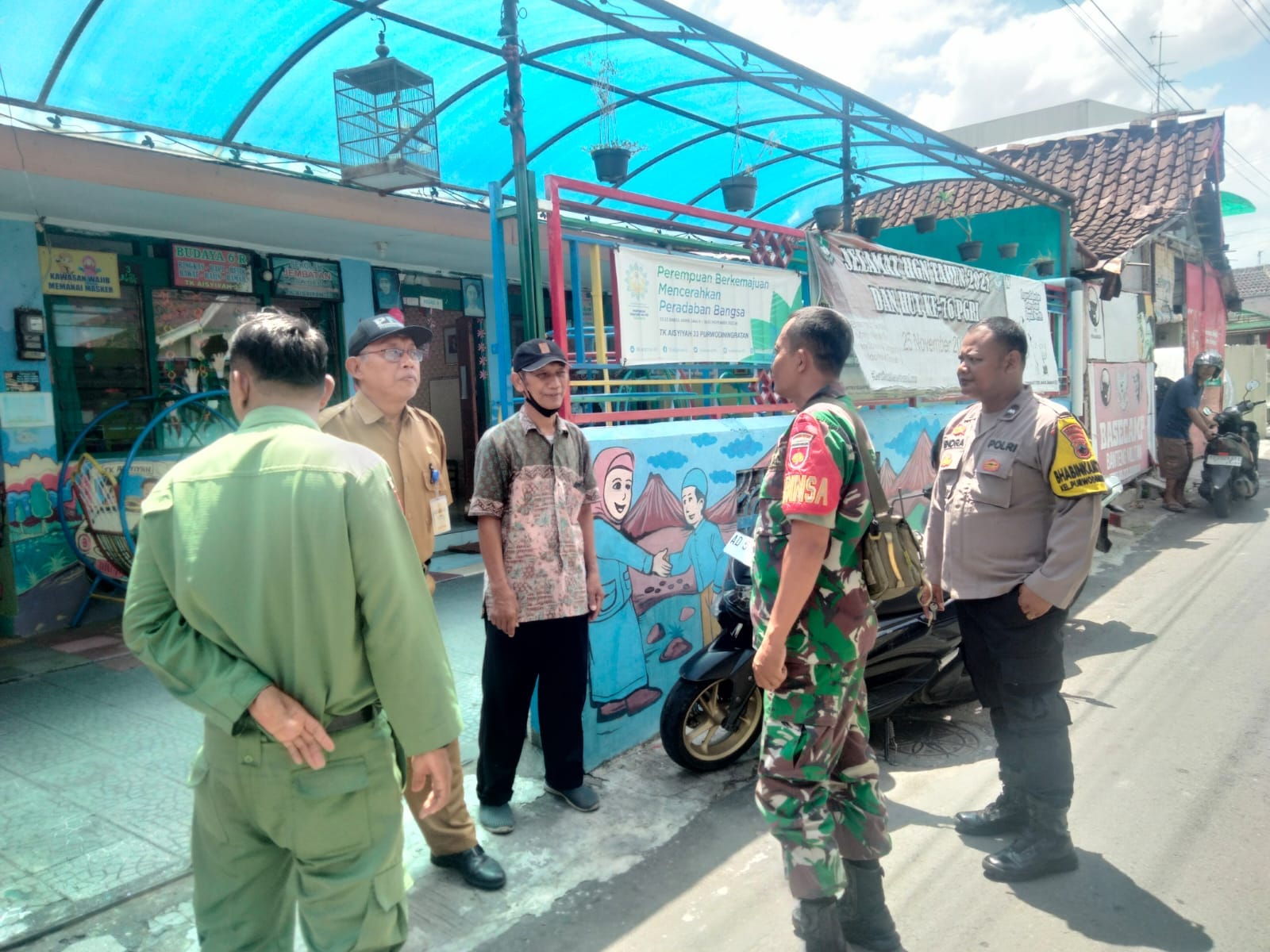 Peduli Pendidikan Anak, Babinsa Kelurahan Purwodiningratan Sambang Ke Sekolah TK