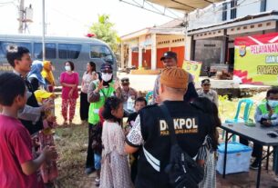 Polres Tulang Bawang Gerak Cepat Lakukan Kegiatan Kemanusiaan di Dua Lokasi Terdampak Angin Puting Beliung