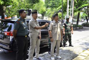Dandim 0735/Surakarta Bersama Tim Wasev Pengurus Pusat PPAD Tinjau Lokasi Karya Bakti RTLH Milik Purnawirawan TNI-AD