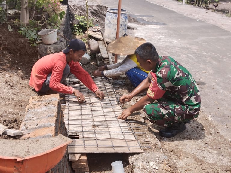 Babinsa Nogosari Aplikasikan Sabta Marga di Wilayah Binaan