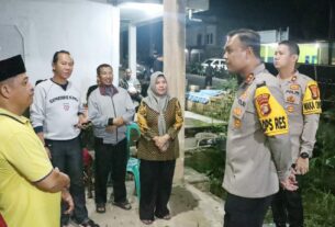 Bentuk Rasa Empati, Kapolres Tulang Bawang Melayat Langsung ke Rumah Nakes Yang MD Saat Bertugas