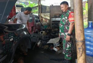 Berikan Semangat Dan Motivasi, Babinsa Danukusuman Datangi Bengkel Mobil