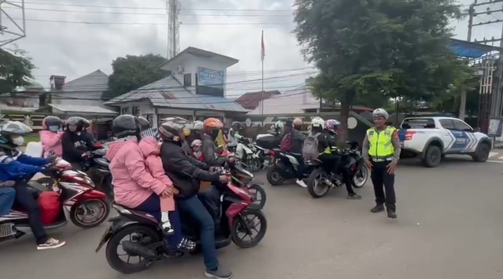 Berikan rasa aman, Polres Lampung Utara Kawal Pemudik Sampai Berbatasan Lampung Tengah,lampungvisual.com