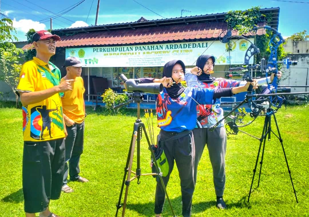 Cara Asyik Menunggu Waktu Berbuka Puasa, Memanah Bersama Ardadedali Archery Club