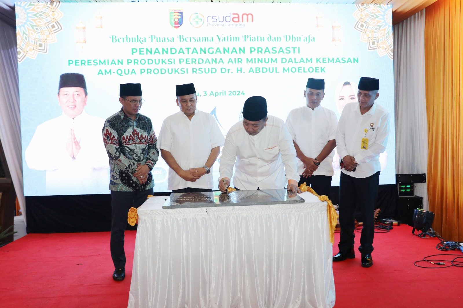 Gubernur Arinal Resmikan Produk Air Minum Kemasan RSUDAM AM-Qua, Juga Buka Puasa Bersama Anak Yatim Piatu dan Dhuafa