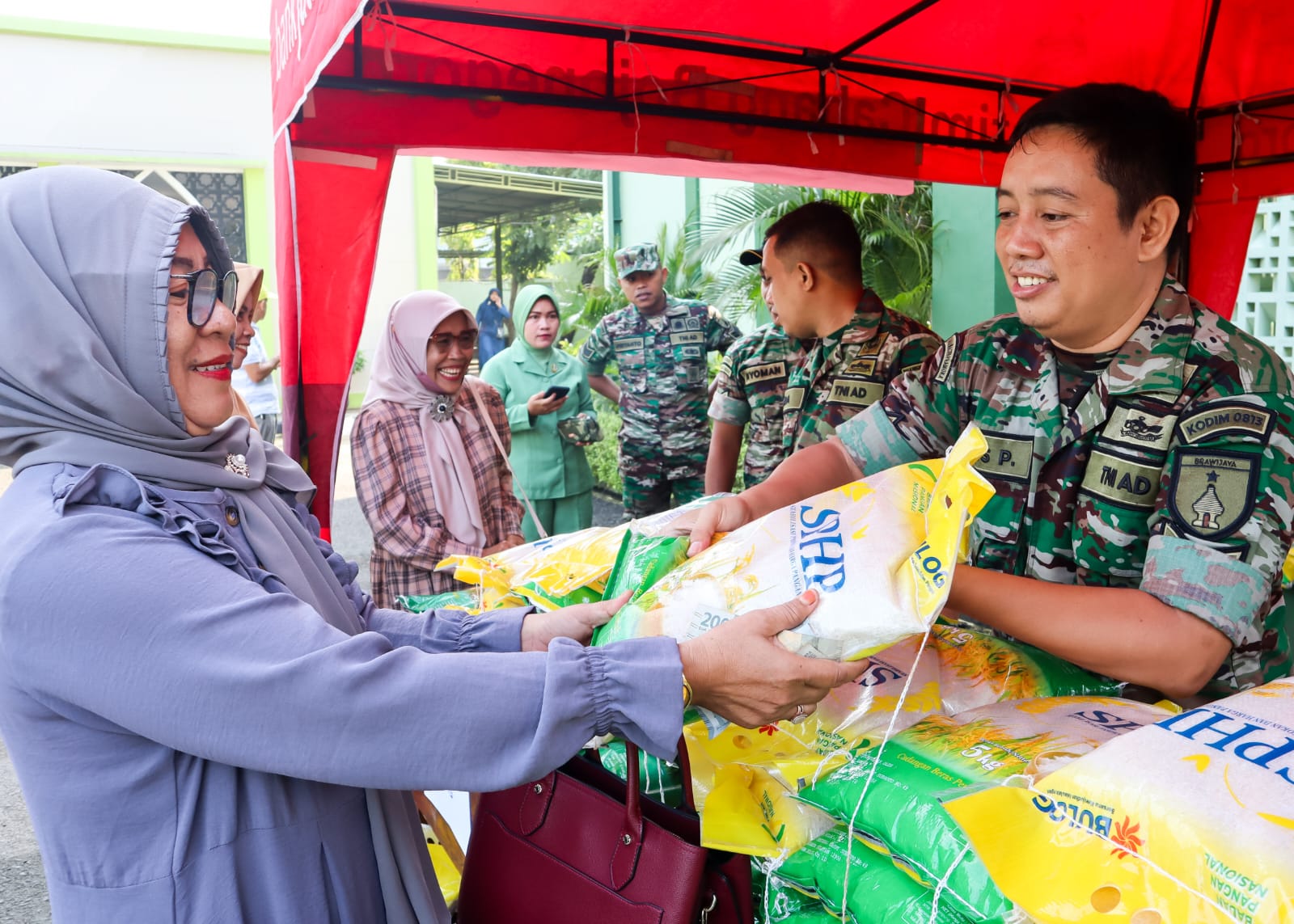 Jelang Hari Raya Idul Fitri, Kodim Bojonegoro gelar Bazar TNI