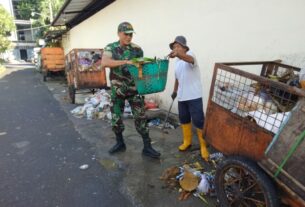 Peduli Kebersihan Lingkungan, Bati Bakti TNI Koramil 03/Serengan Bersama DKP Laksanakan Pembersihan Sampah