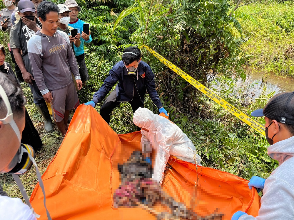 Polres Tulang Bawang Evakuasi dan Olah TKP Penemuan Mayat Berjenis Kelamin Perempuan