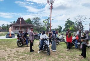 Satbinmas Polres Tulang Bawang Berikan Imbauan Kamtibmas Kepada Pengunjung di Dua Lokasi Rekreasi Pada H+2 Lebaran 2024