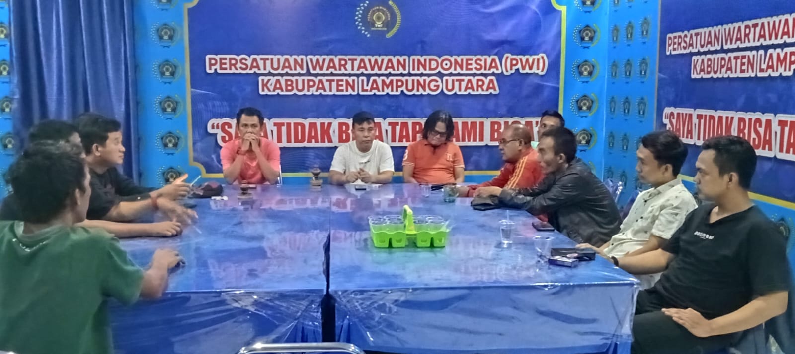 Tidak ada kejelasan dari Pimpinan, Sejumlah Tenaga Honorer BPBD sampaikan keluh kesah Ke PWI Lampura