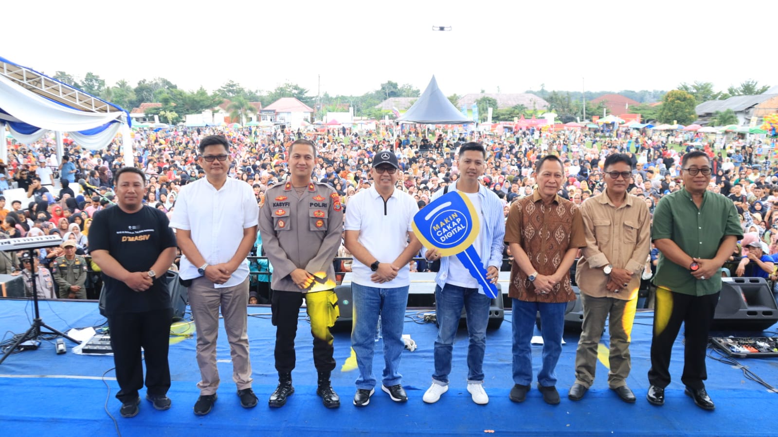 Polres Tulang Bawang Kerahkan Puluhan Personel Amankan Konser Literasi Digital Kominfo RI