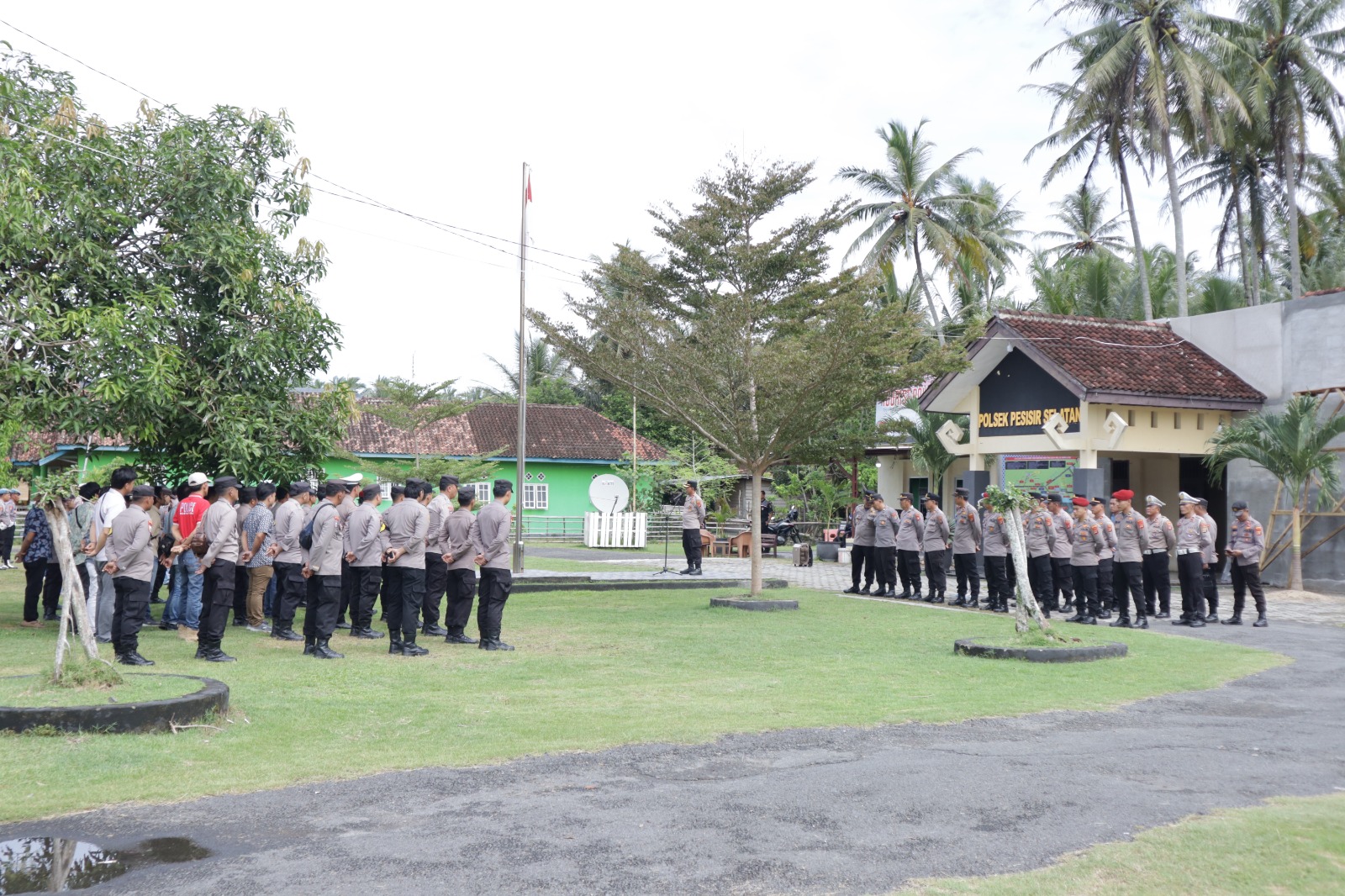 Polres Pesisir Barat Pastikan kesiapan personel dalam Pengamanan Krui Pro WSL QS 5000 Pesisir Barat tahun 2024