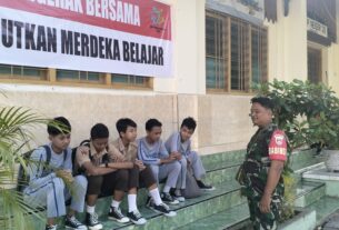 Rajin Belajar Dan Jauhi Narkoba, Ini Pesan Babinsa Kepatihan Kulon Saat Berkunjung Ke SMP N 26 Surakarta