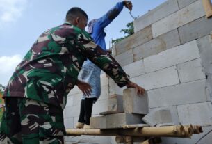 Aplikasikan Komsos Babinsa Klego Bantu Warga