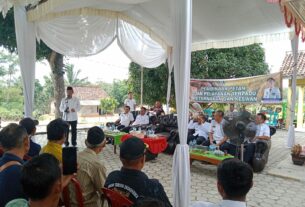 Wakil Bupati Way Kanan melaksanakan pembinaan petani