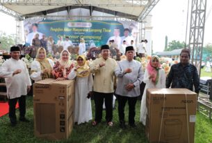 Gubernur Arinal dan Ibu Riana Hadiri Pengajian Akbar di Lapangan Merdeka Lampung Timur