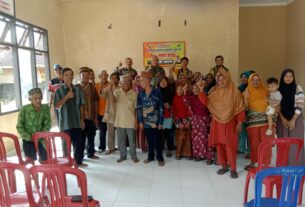Jelamg lebaran, Pemdes Peraduan Waras Salurkan BLT DD kepada 35 KPM