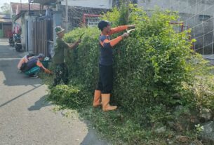Kampung Keprabon Lor Menjadi Sasaran Kerja Bakti Babinsa Bersama Tim Saberling Dan Warga