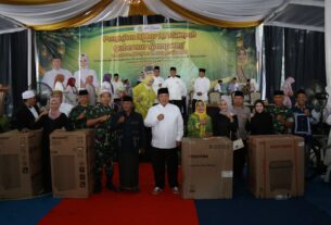 Pengajian Akbar Bersama Masyarakat Kota Bandarlampung, Gubernur Arinal Kobarkan Semangat Kebersamaan Wujudkan Rakyat Lampung Berjaya