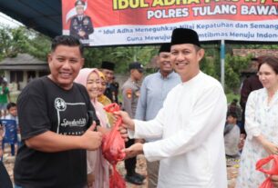 Polres Tulang Bawang Sembelih Belasan Hewan Kurban di Momen Hari Raya Idul Adha 1445 H