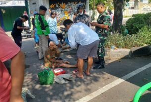 Sigap Dan Cekatan, Danramil 04/Jebres Bersama Babinsa Bantu Warga Yang Mengalami Musibah